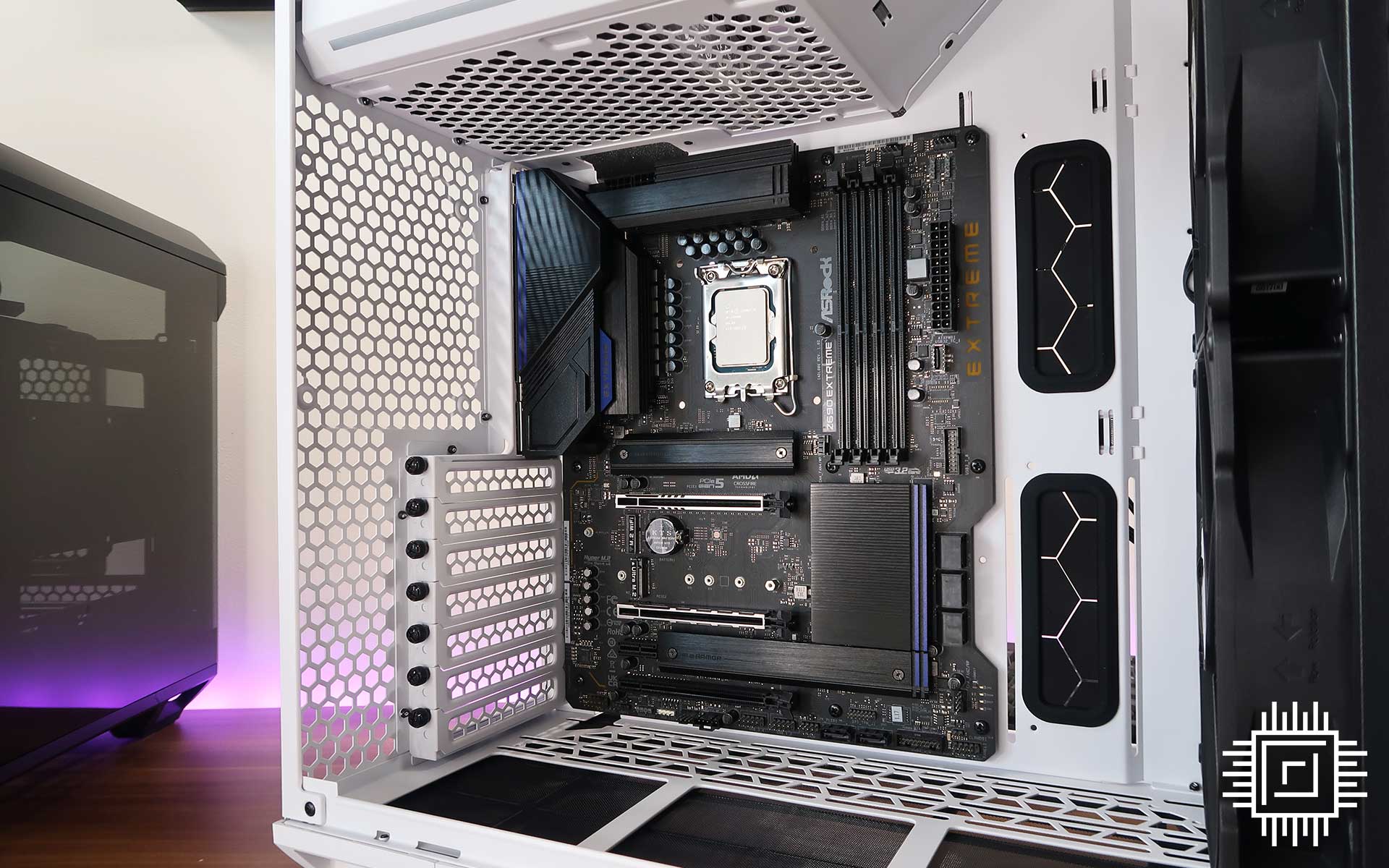 Fractal Design Torrent Compact - ATX Motherboard