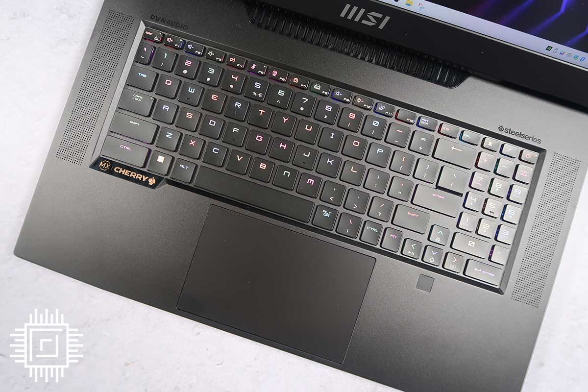 MSI Titan GT77 - Keyboard