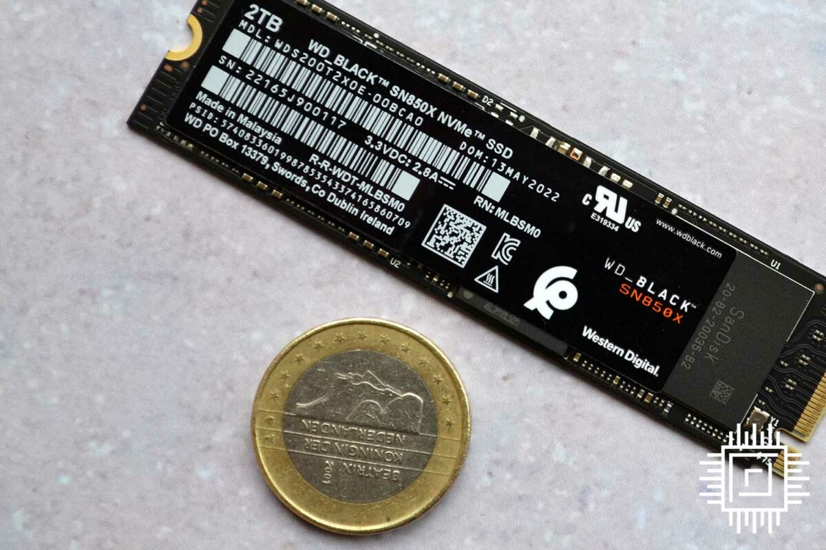 The WD SN850X NVMe SSD next to a Euro coin for scale.
