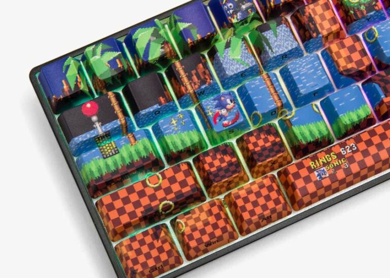 Finalmouse unveils Centerpiece a mechanical keyboard with a display