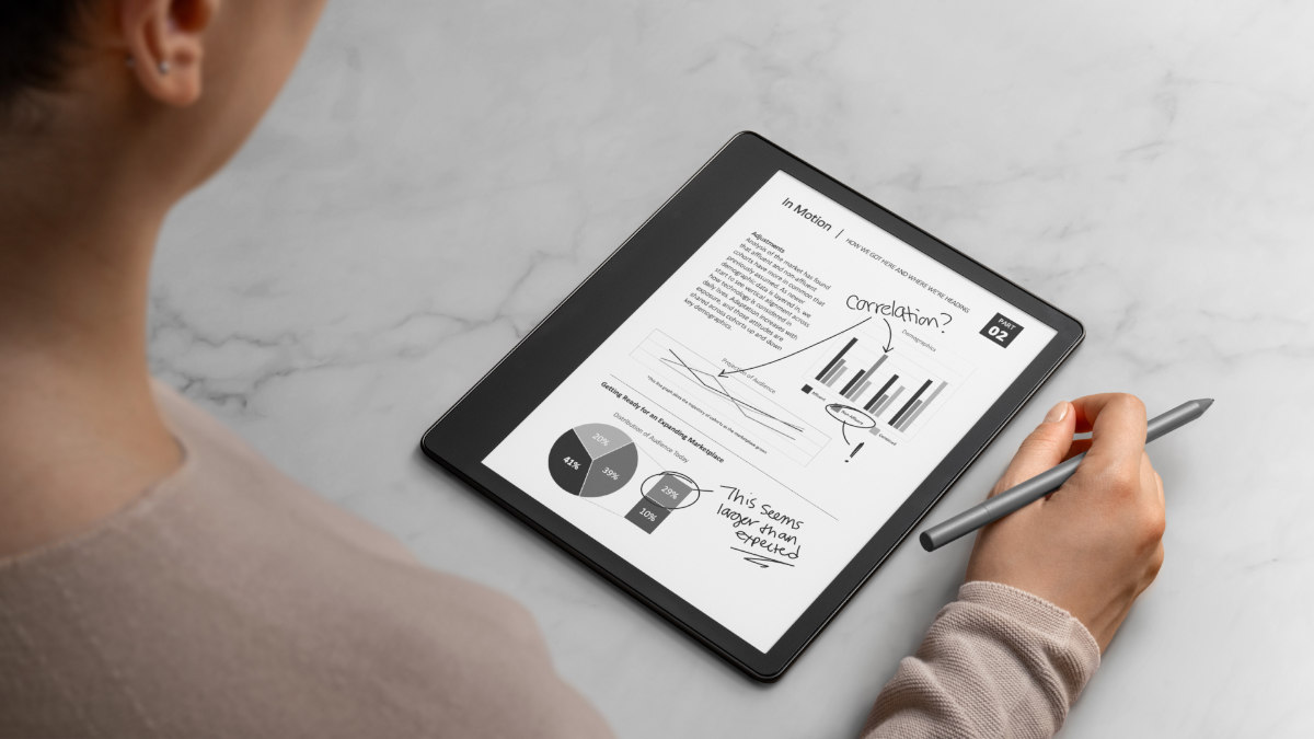 Kindle Scribe Lifestyle, Marking Up PDF