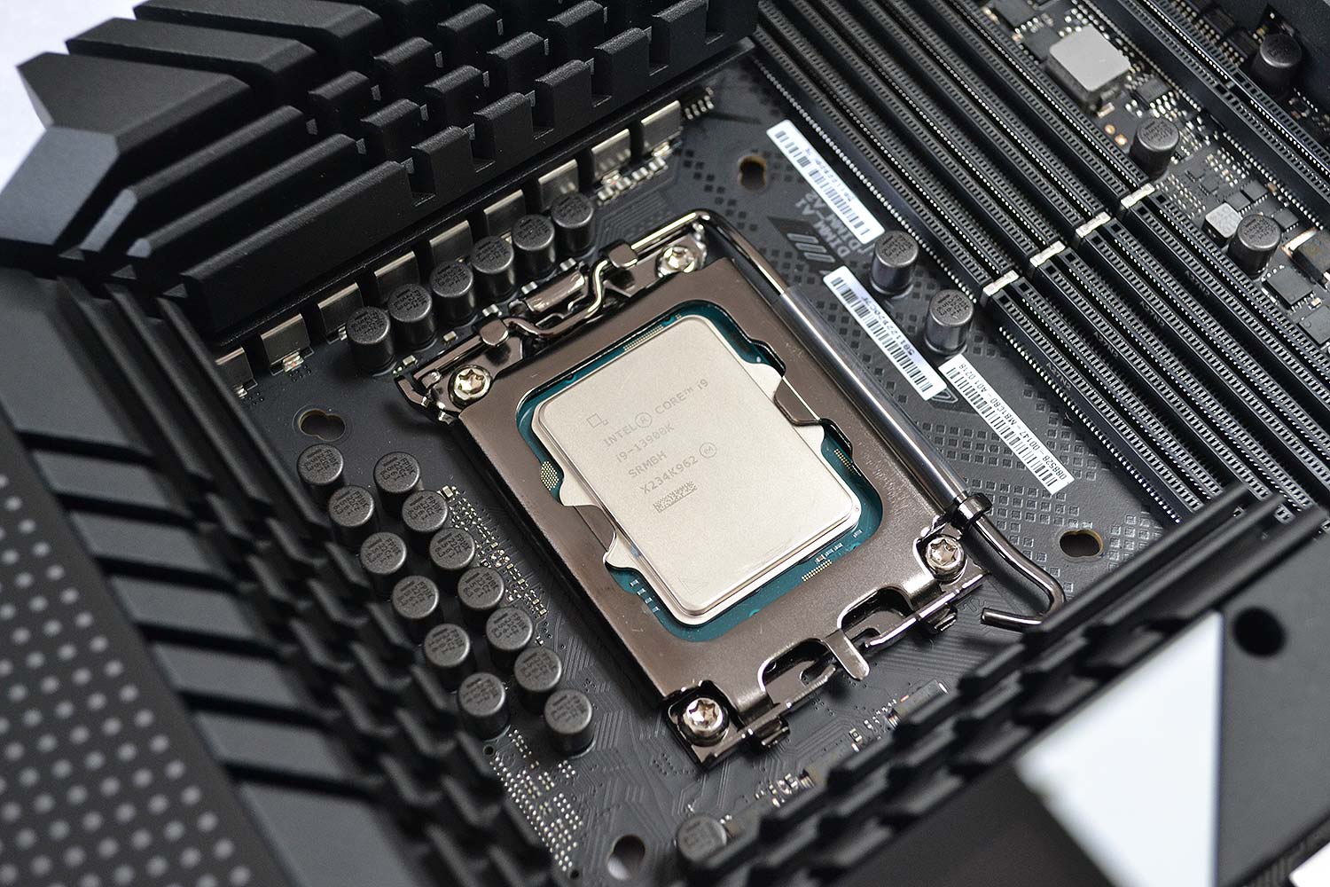 Intel Core i9 13900K and Core i5 13600K review: an effective redoubt  against AMD's Ryzen 7000 advances