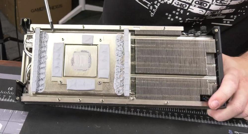 EVGA GeForce RTX 4090 FTW3 prototype has been unveiled 