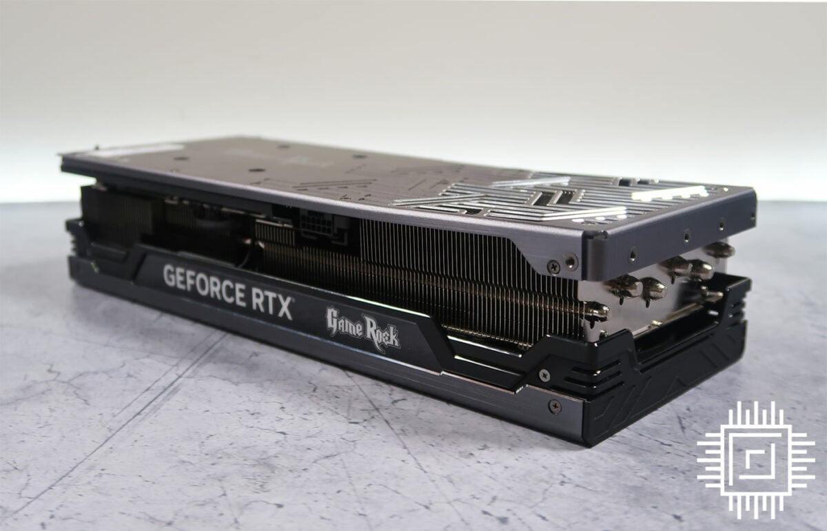 Palit GeForce RTX 4080 GameRock OC bend