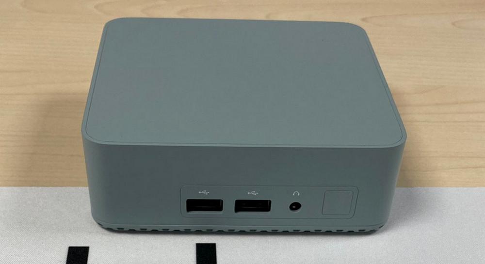 Intel NUC 13 Pro - Front