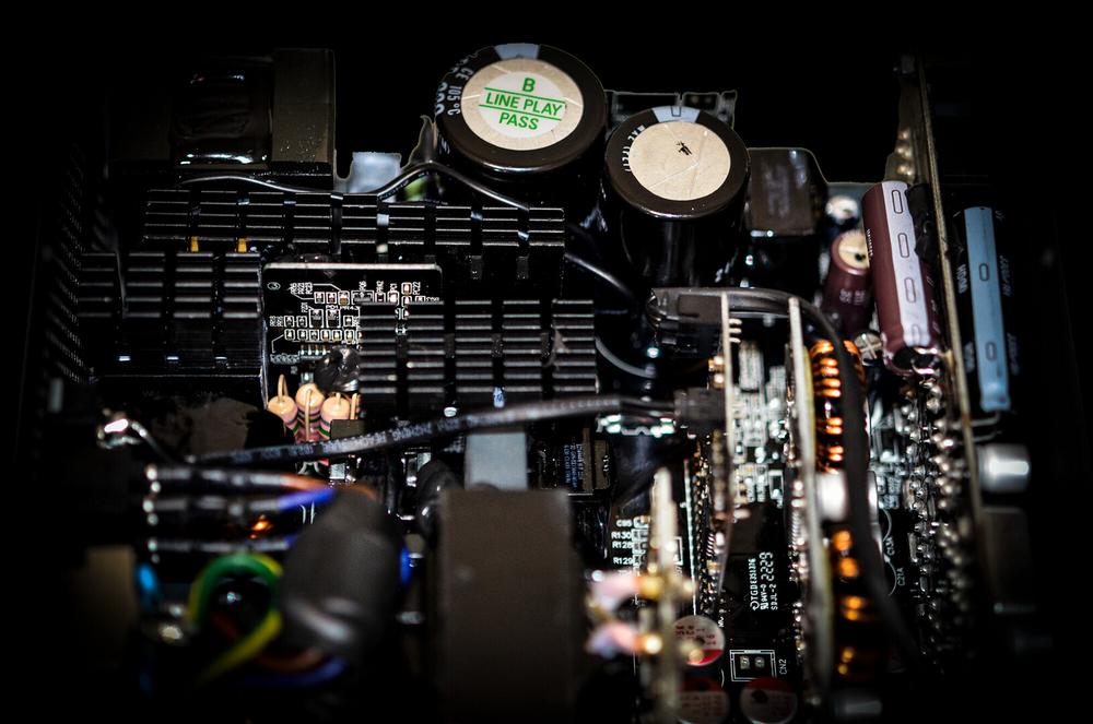 Montech Titan Gold Series ATX 3.0 - Inside