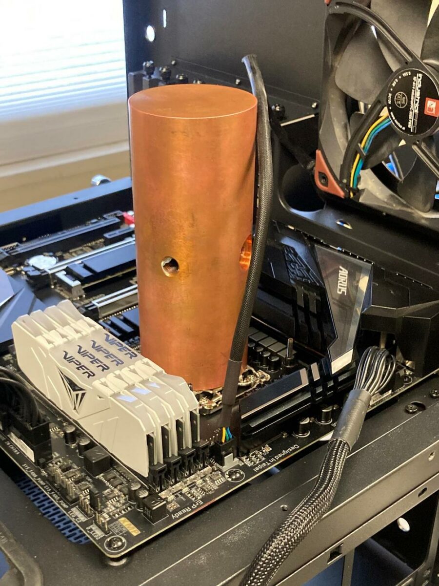 Cooling an i9 with a 8lb block of copper - Full