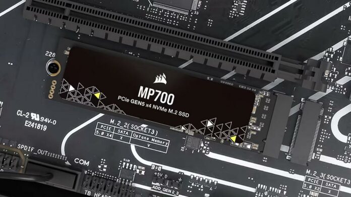 Corsair MP700 Corsair MP700