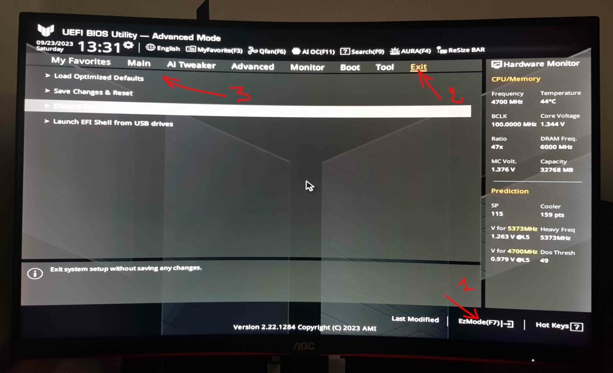 The Asus TUF Gaming BIOS menu with instructions how to navigate BIOS settings.