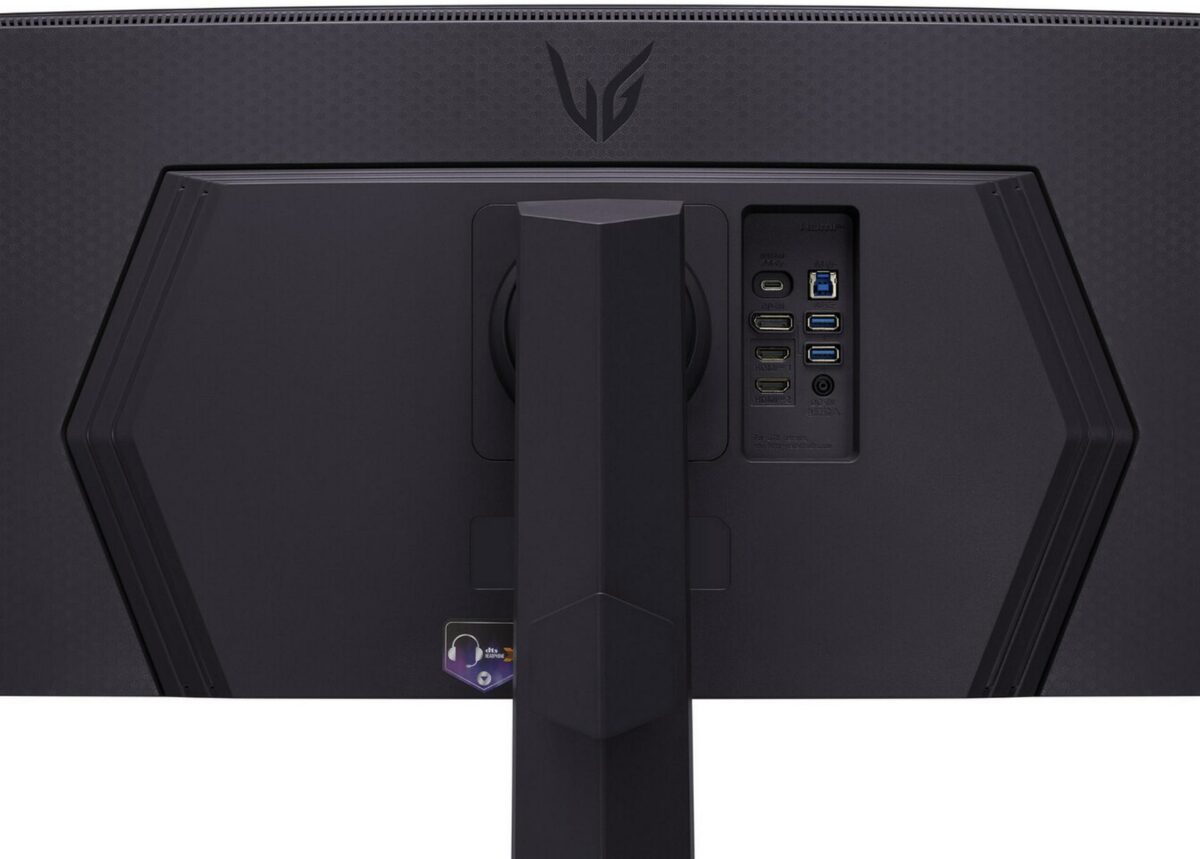 LG Ultragear GR75DC gaming monitor ports, including HDMI, USB, and headphone jack.