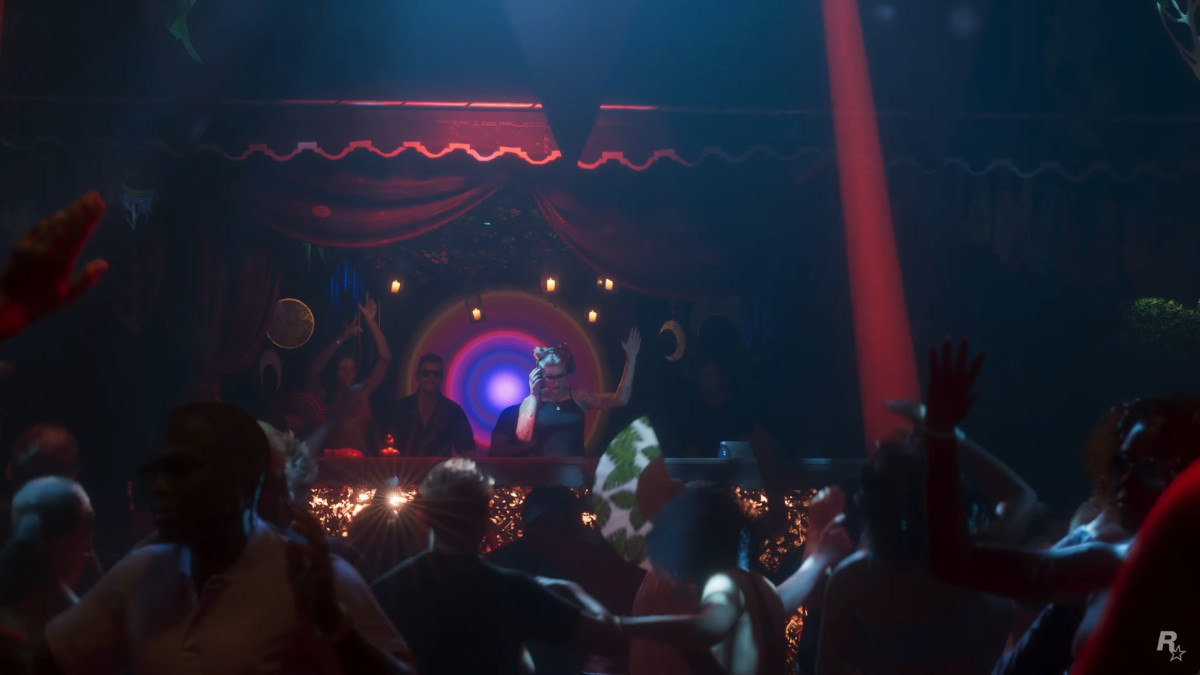 GTA 6 Trailer - Vice City night life NPCs dancing and a DJ in a night club.