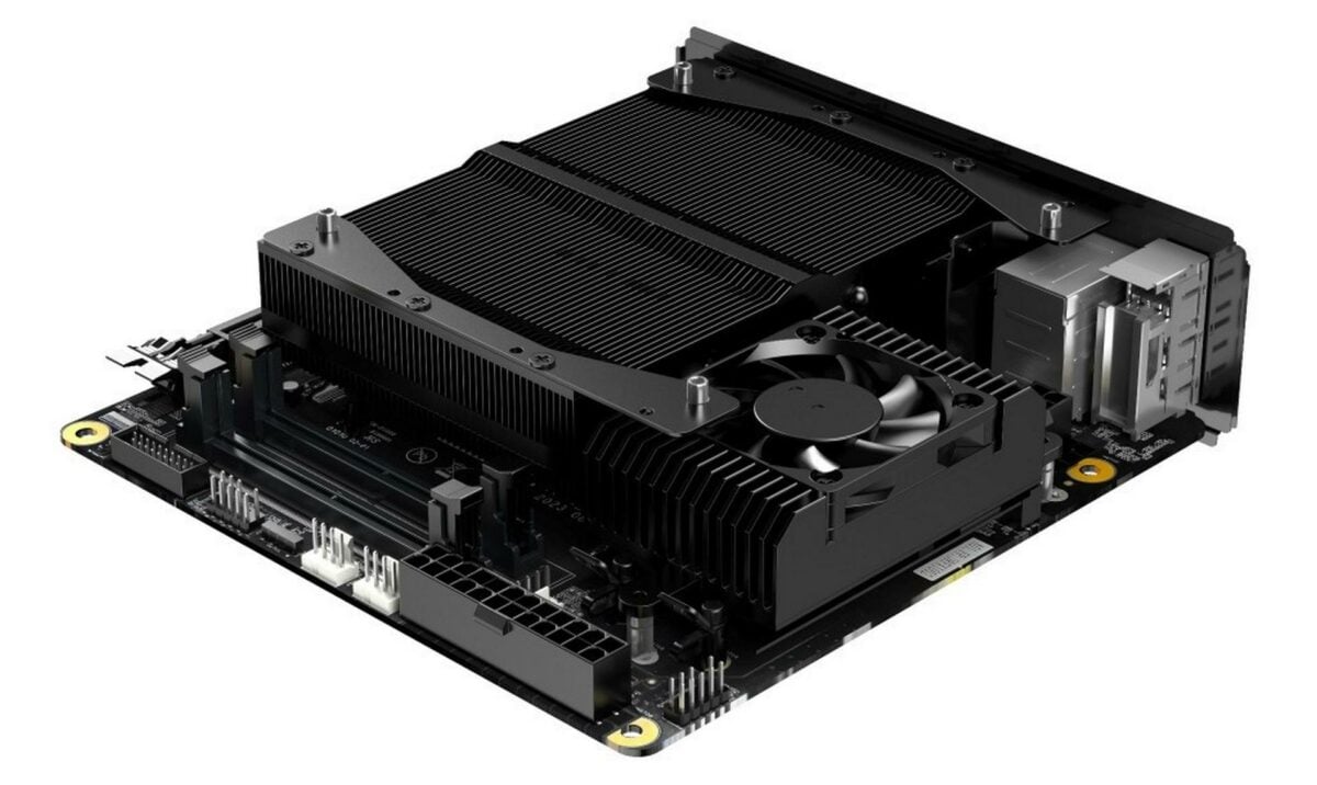 Minisforum AR900i motherboard cooling system.