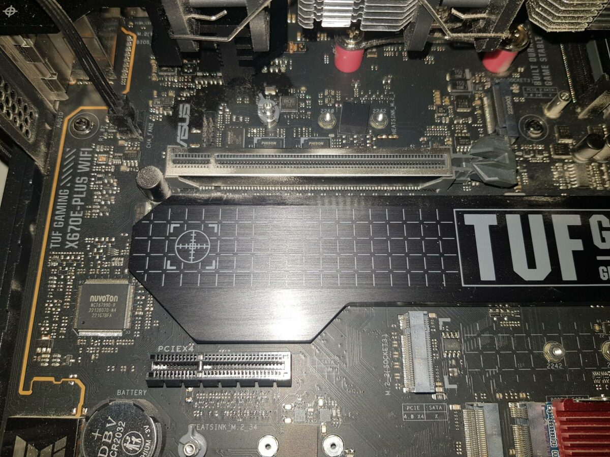 Graphics card PCIe latch.