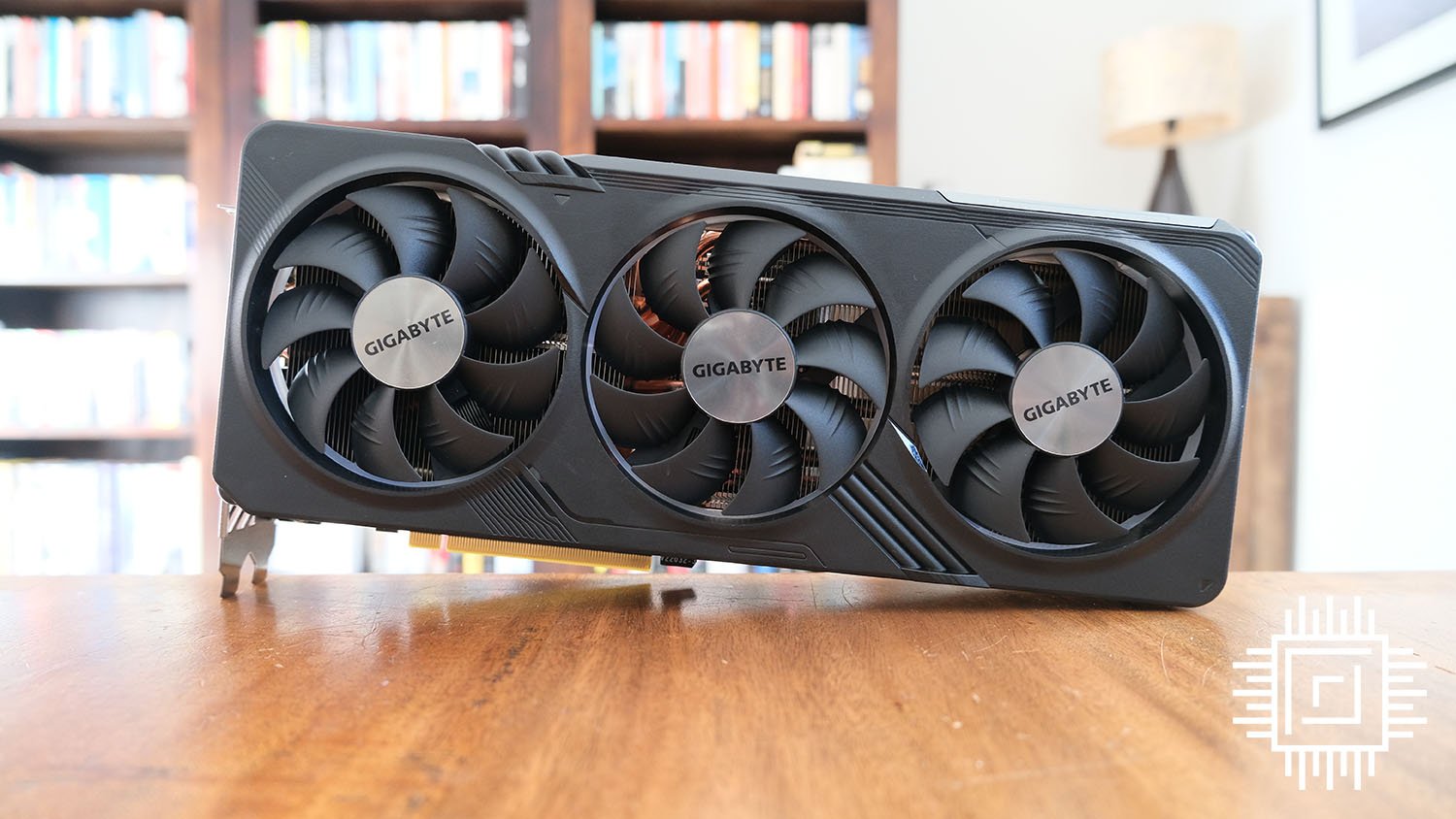 Gigabyte GeForce RTX 4070 Ti Super Gaming OC - as seen from the front.