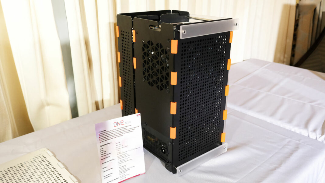 Inwin Poc InWin's flatpack POC One is more versatile than ever before | Club386