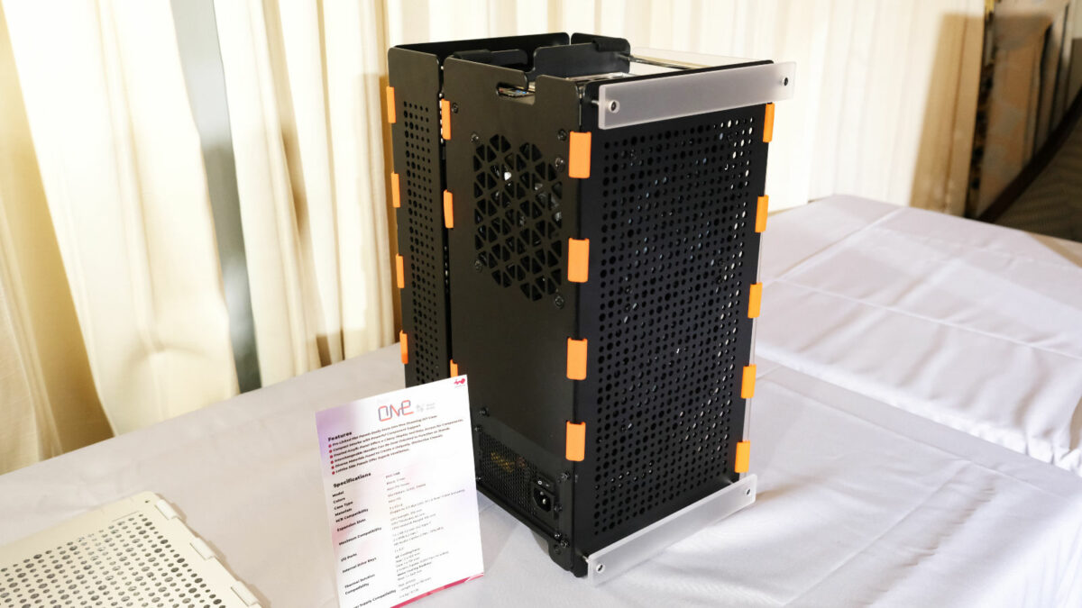 InWin's flatpack POC One is more versatile than ever before | Club386