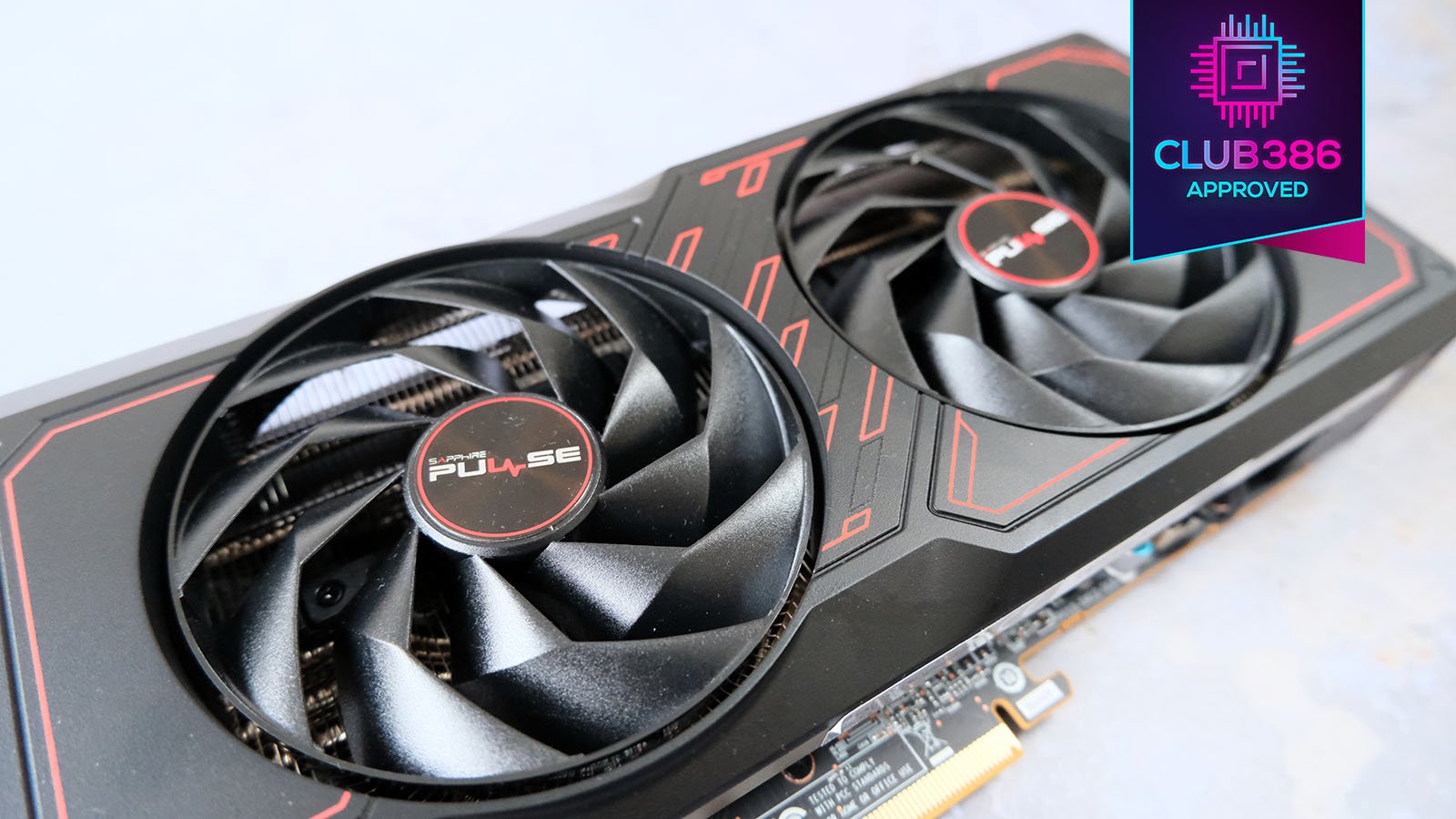 Sapphire Radeon RX 7600 XT 16GB Pulse Gaming OC Approved Award.