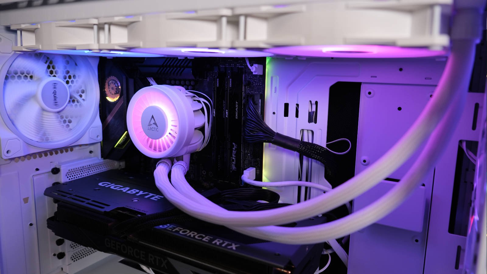 Arctic Liquid Freezer III 420 lit up in purple.