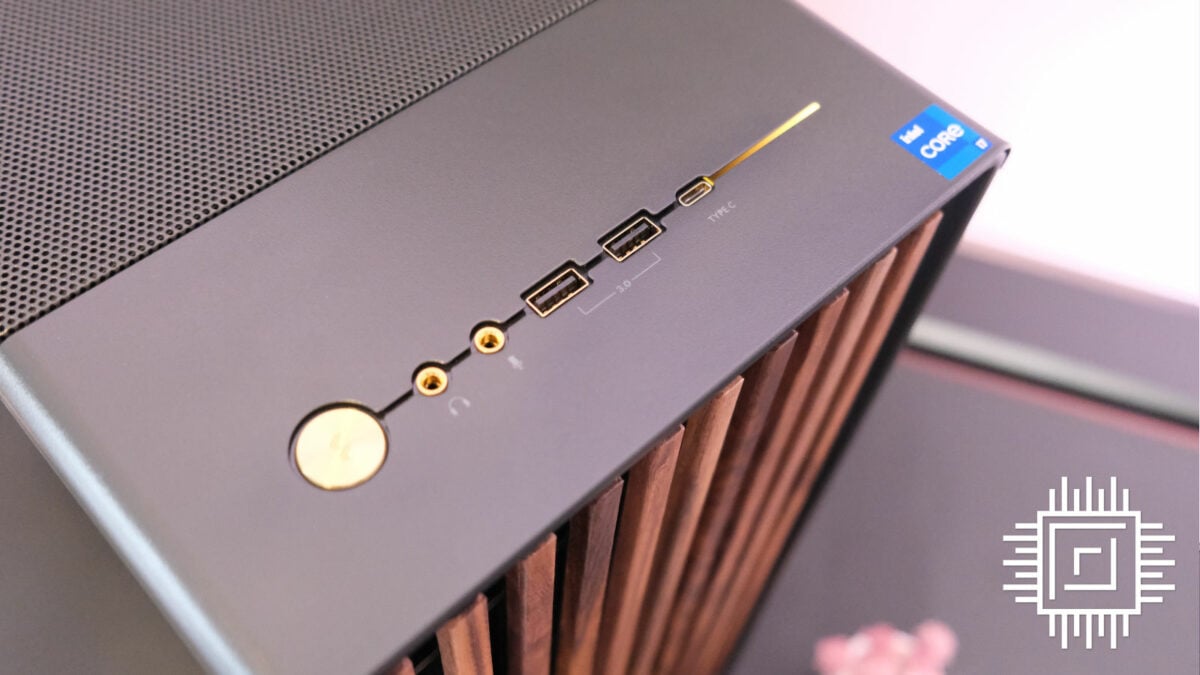 Front I/O of the PCSpecialist Quantum Ultra S gaming PC is clad in gold.