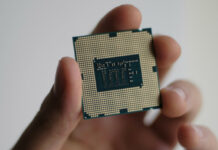 Intel i5 chip in hand by Niek Doup via Unsplash