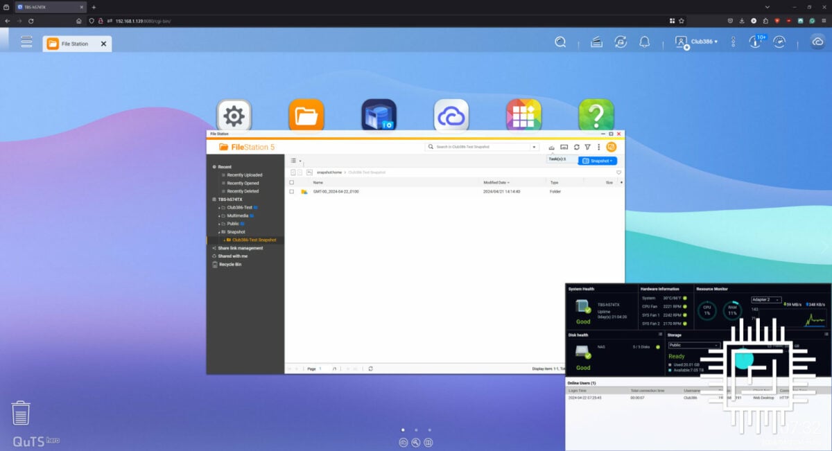 QNAP TBS-h574TX QuTS system vitals.