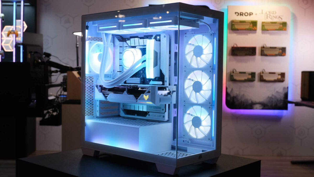 A side view of Corsair 3500X, with its components visible through its tempered glass side panel