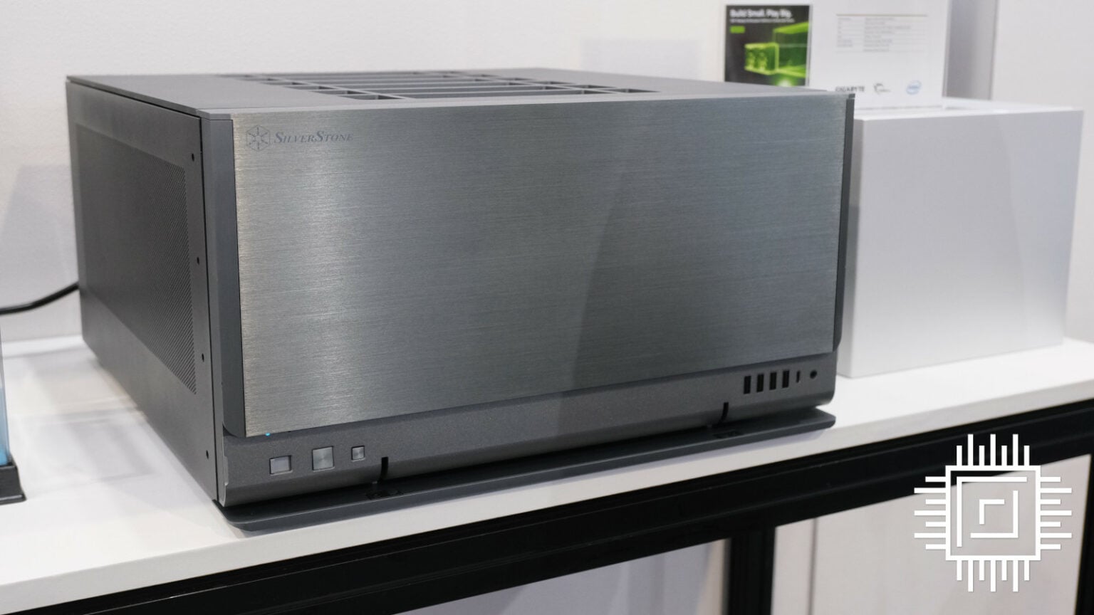 SilverStone CW04 is a big and beautiful HTPC case | Club386