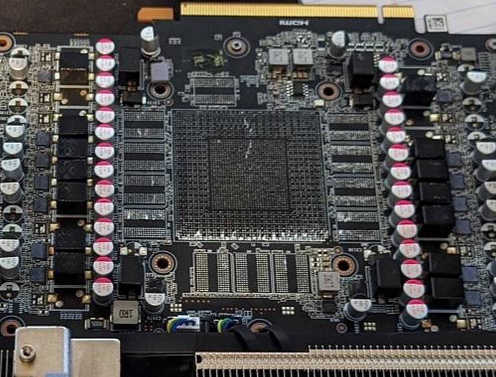 デグ丸ページ From powerhouse to paperweight: buyer strips RTX 4090 GPU before