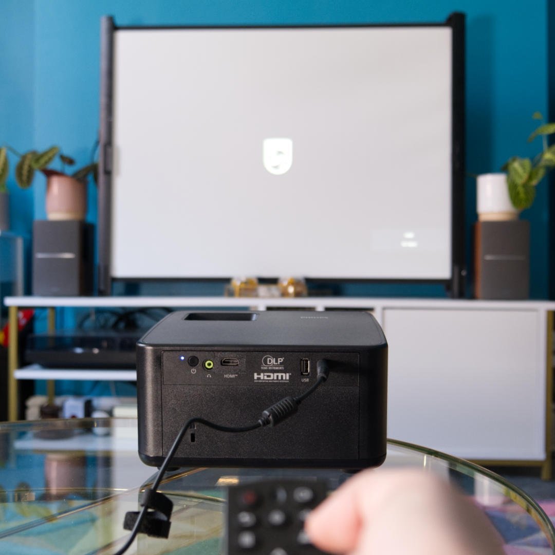 Philips GamePix 900 switching on.