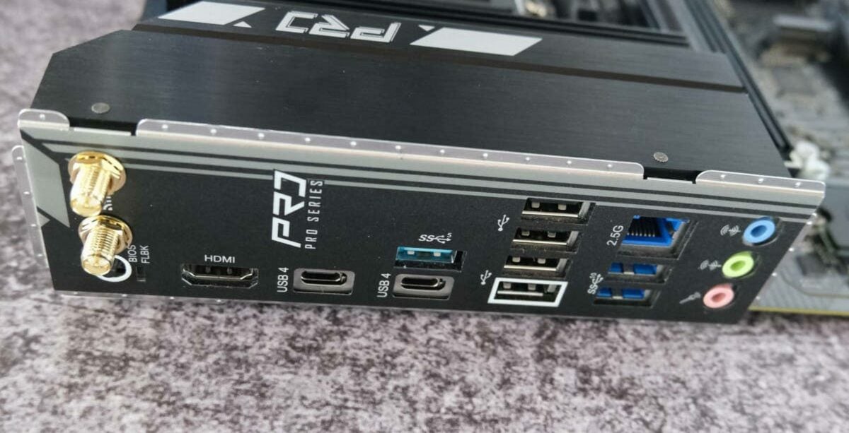 ASRock X870 Pro-A WiFi IO.
