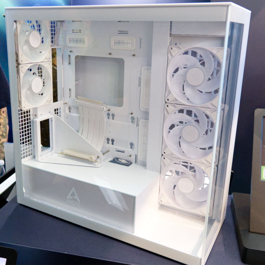 Arctic Xtender in white with its front panel off.