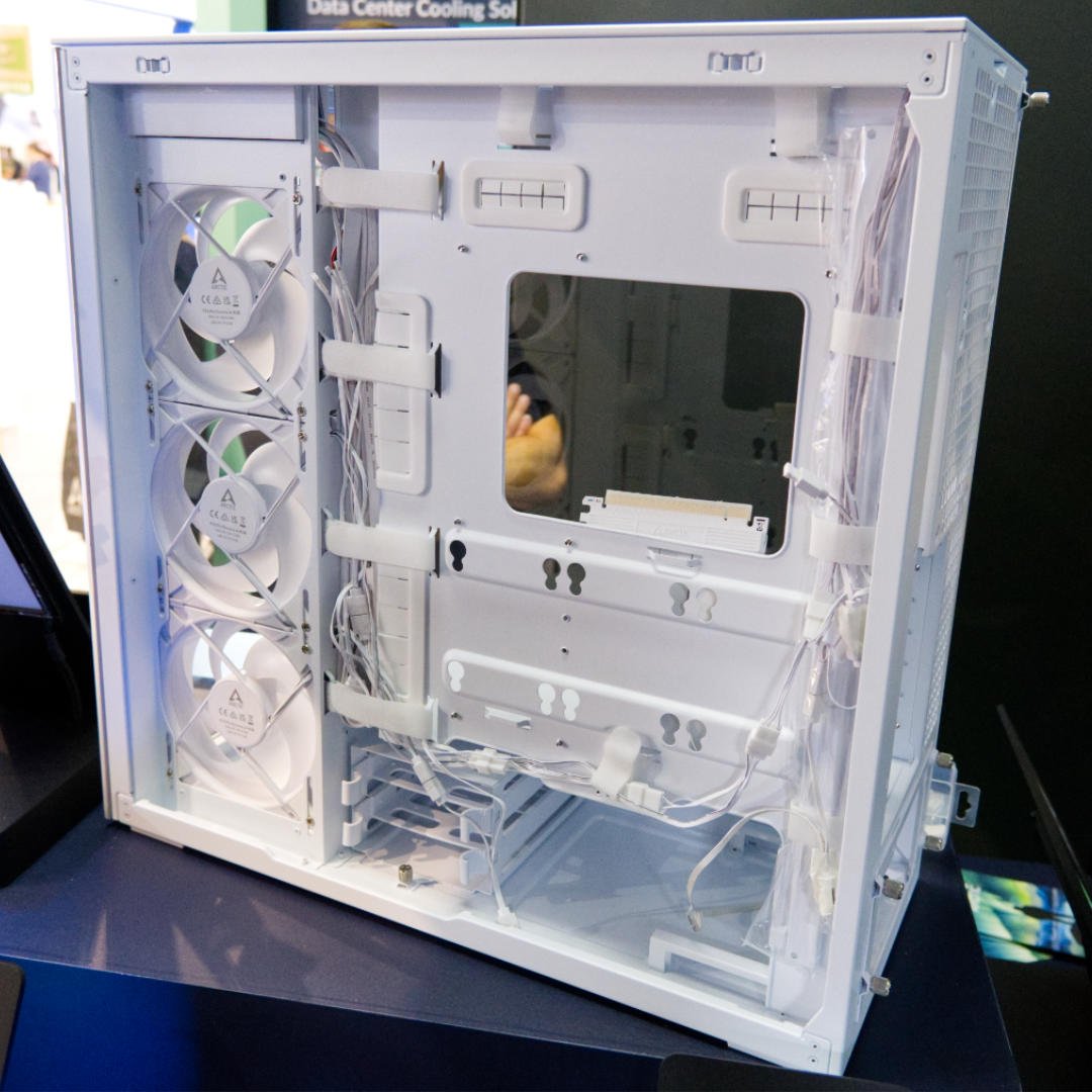 Arctic Xtender in white with its rear panel off.