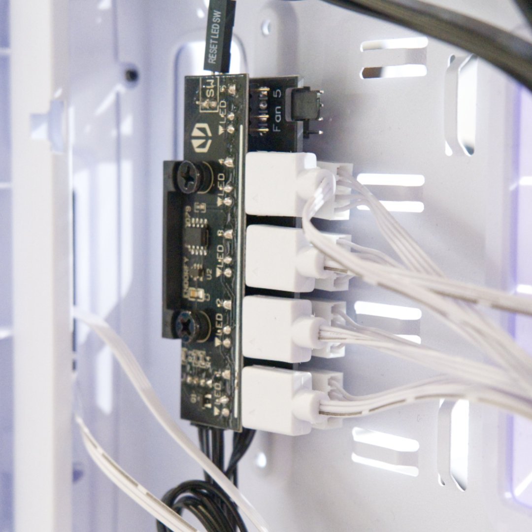 Endorfy ARX 700 White ARGB fan hub.