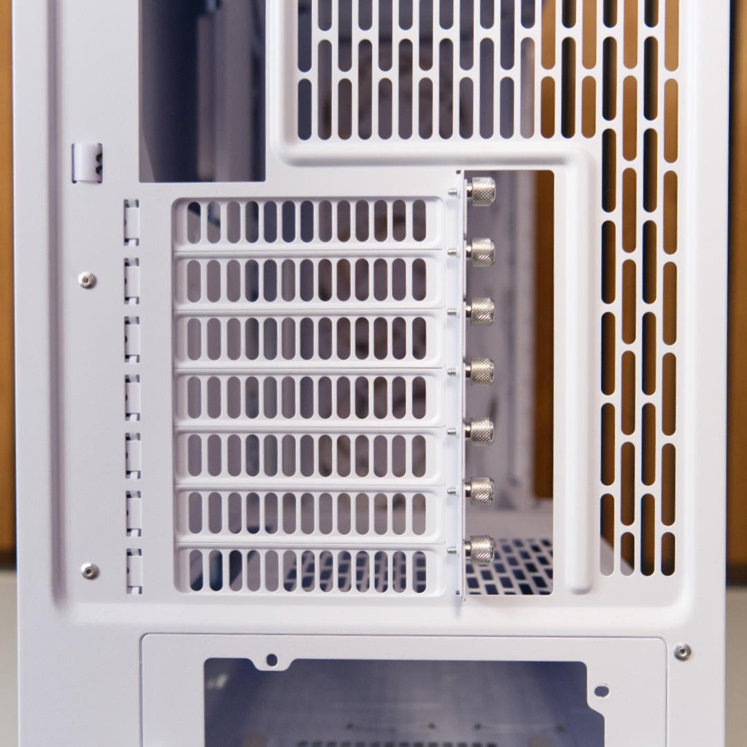 Fractal Design Meshify 3 XL Ambience Pro GPU gap.