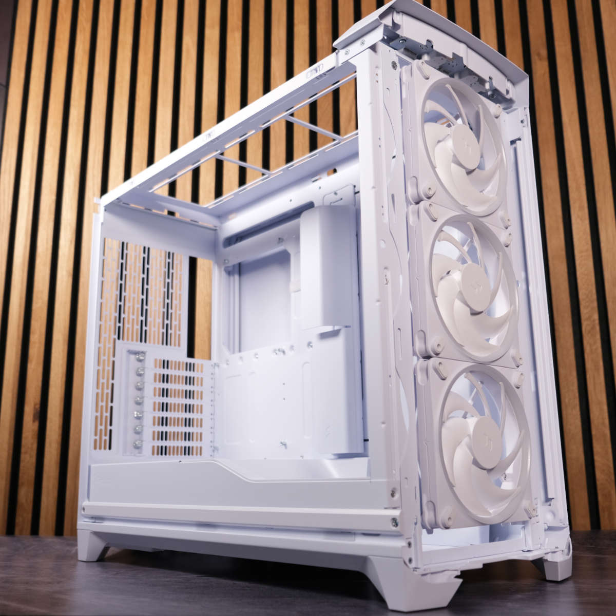 Fractal Design Meshify 3 XL Ambience Pro pre-installed Momentum 14 RGB fans from front.