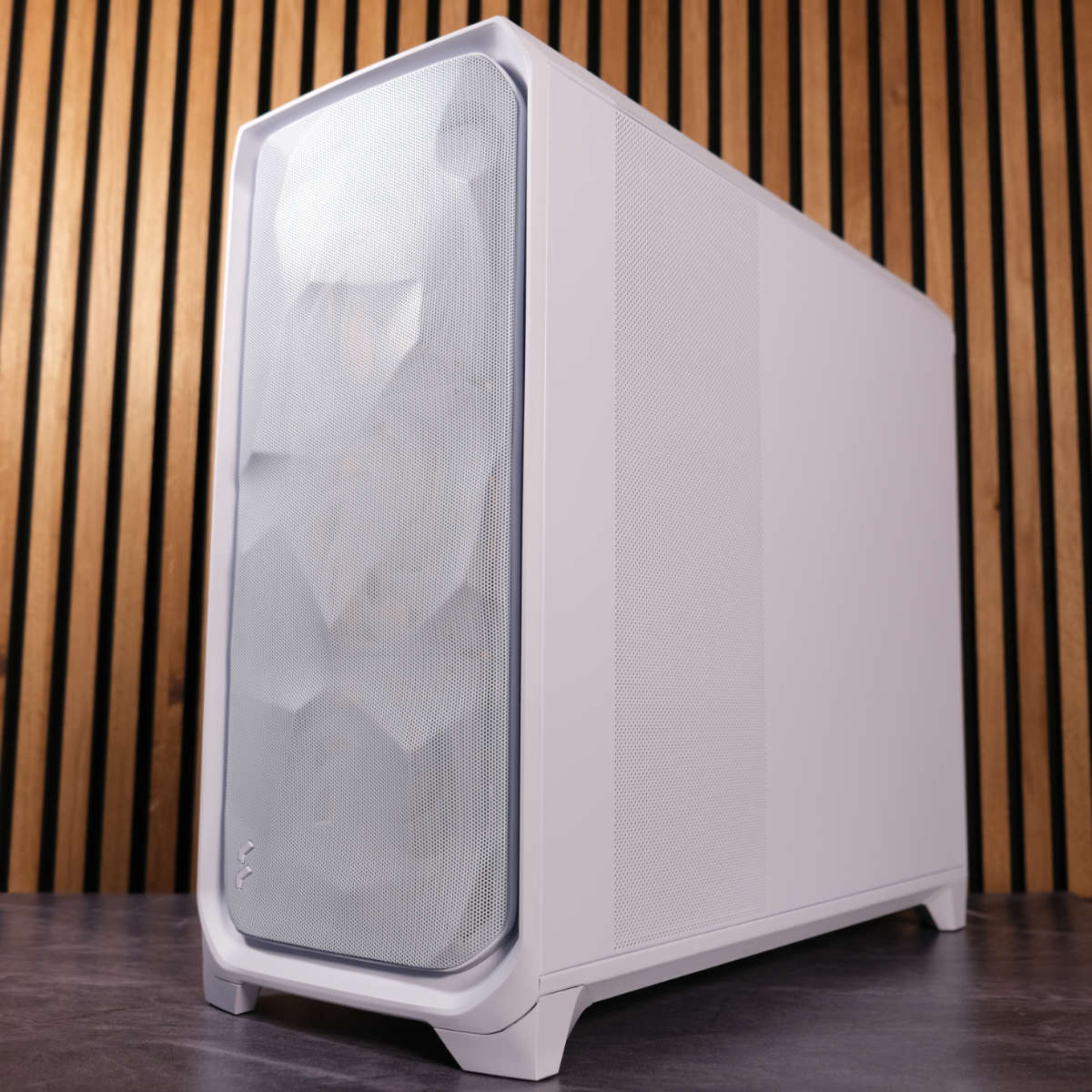 Fractal Design Meshify 3 XL Ambience Pro angles left.