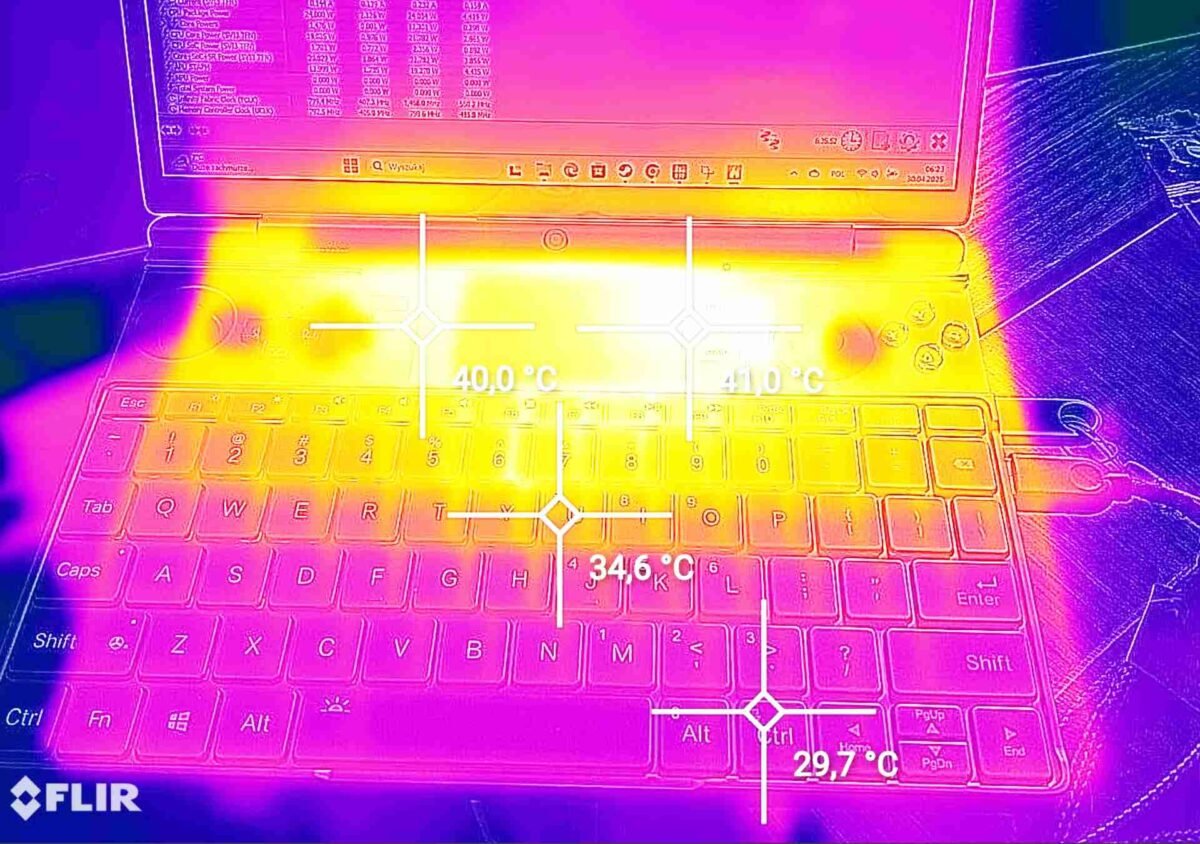 GPD Win Max 2 thermals captured with Flir - keyboard.