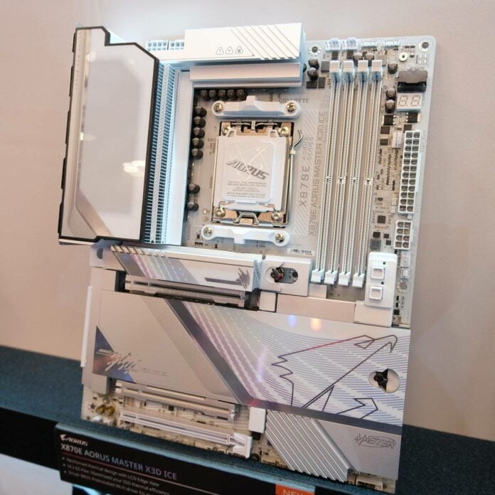 Gigabyte X870E Aorus Master X3D Ice.