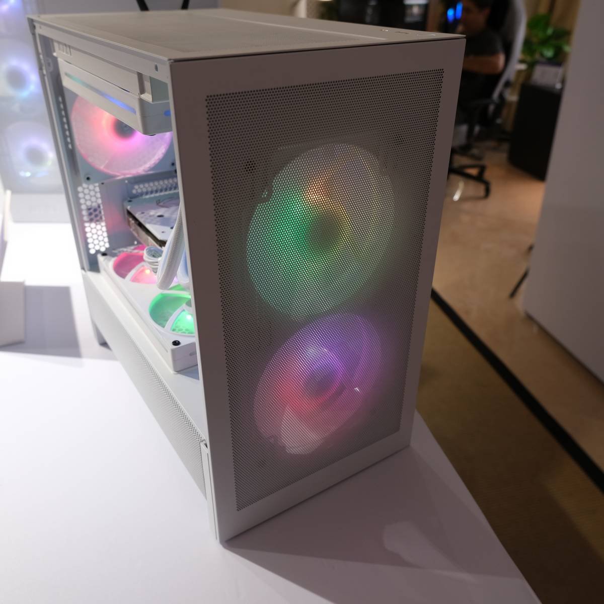 NZXT H3 Flow front.