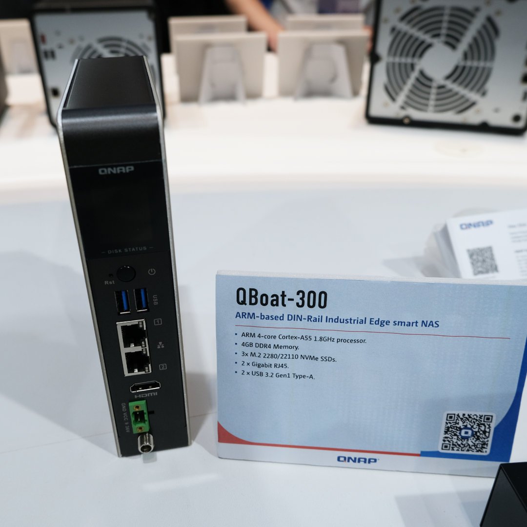 QNAP QBoat 300.