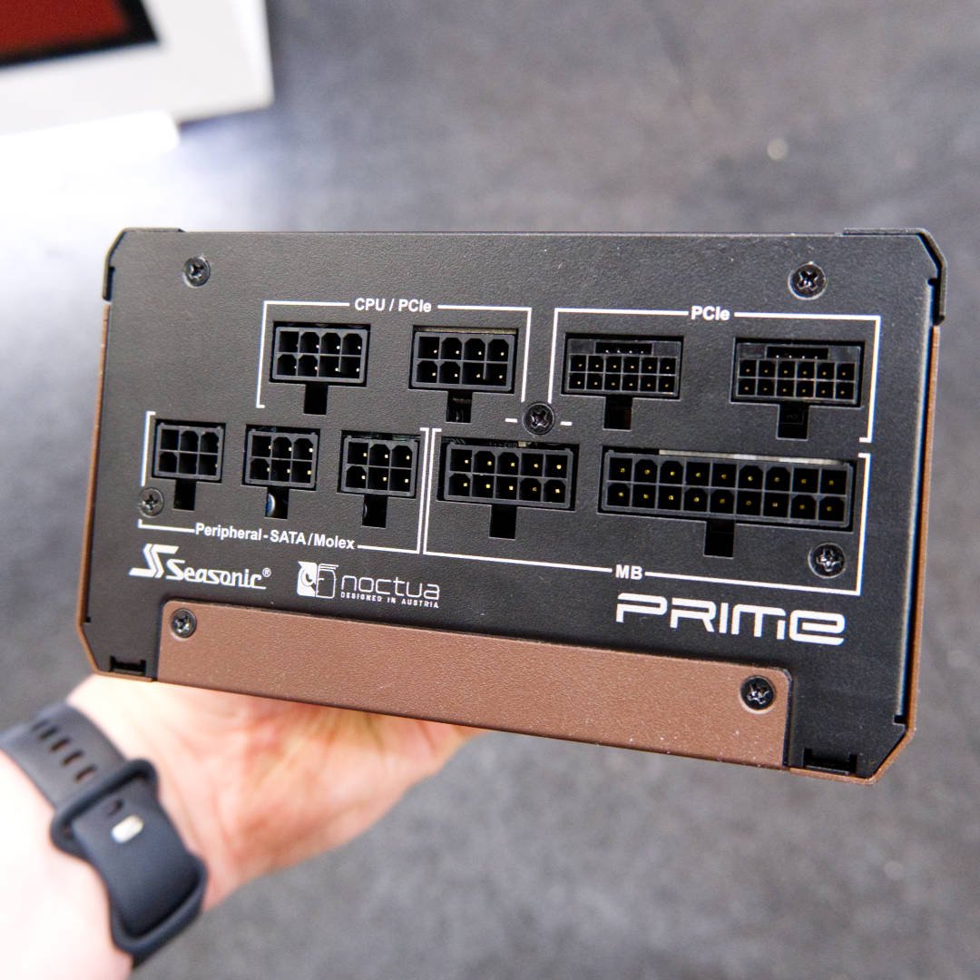 Seasonic Prime PX HPD Noctua Edition power supply ports.