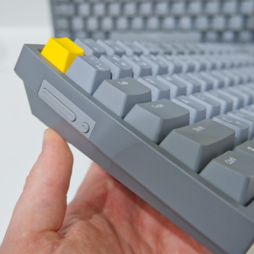 Endorfy Celeris 1800 gaming keyboard media rocker.