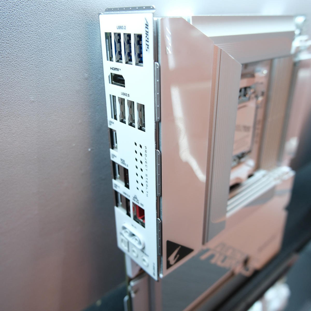 Gigabyte Aorus X870 Aorus Stealth Ice rear I/O.