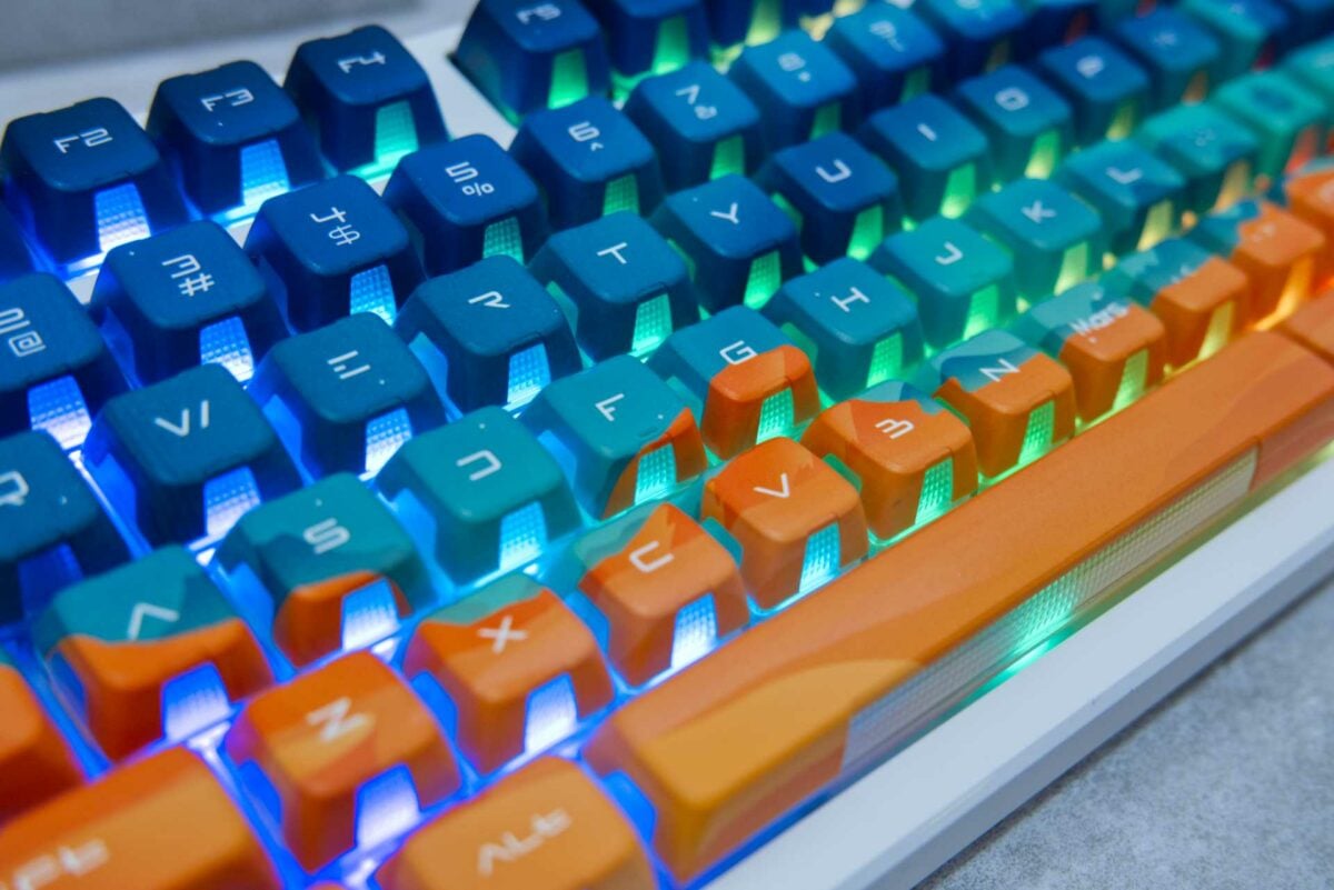 MSI FORGE GK600 TKL gaming keyboard keycaps.