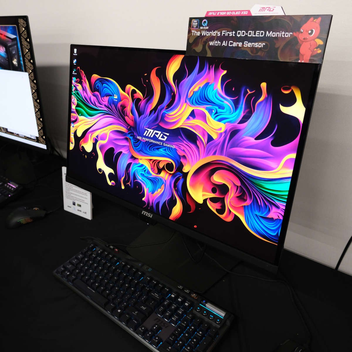Wide shot of MPG 271QR QD-OLED X50.