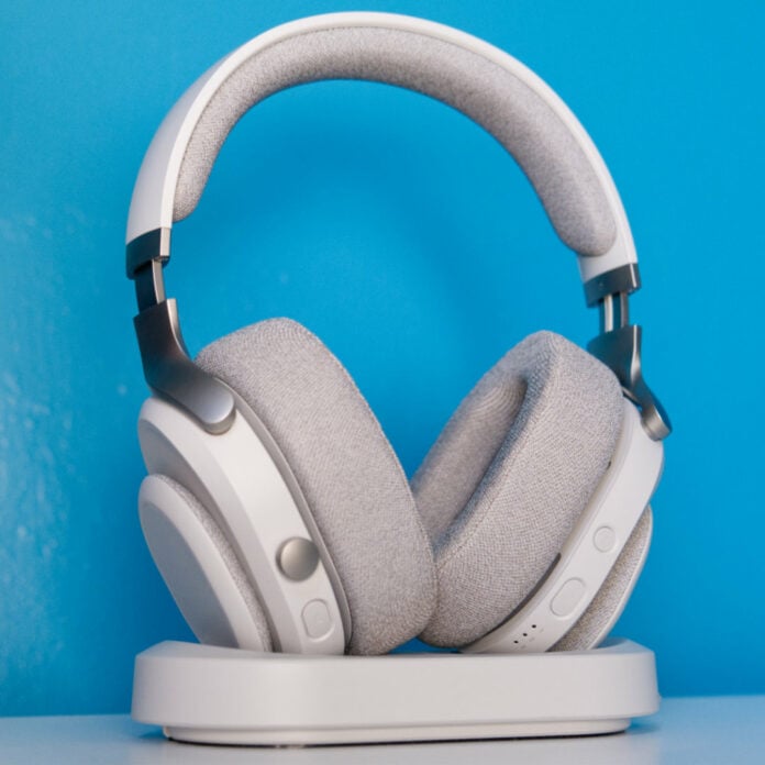 Fractal Design Scape headset sitting on its charging cradle.