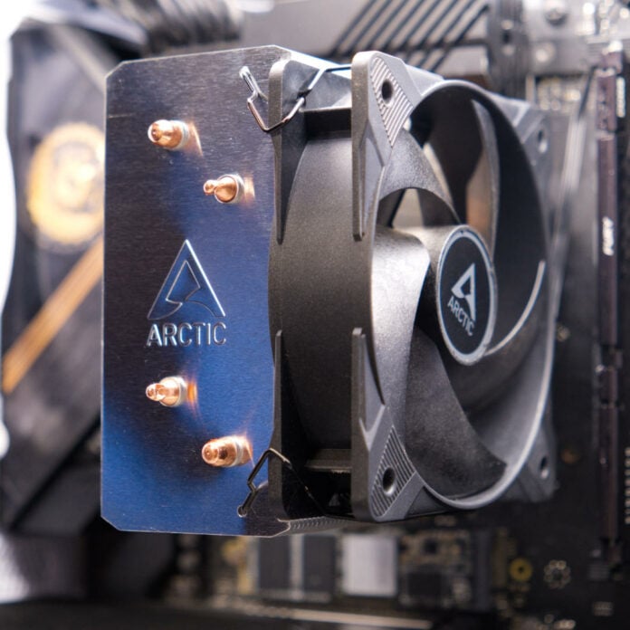 Arctic Freezer 8i mounted in a PC.
