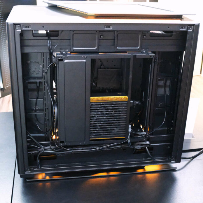 MSI Maestro 900L PZ is a supersize showcase chassis that can fit three ...