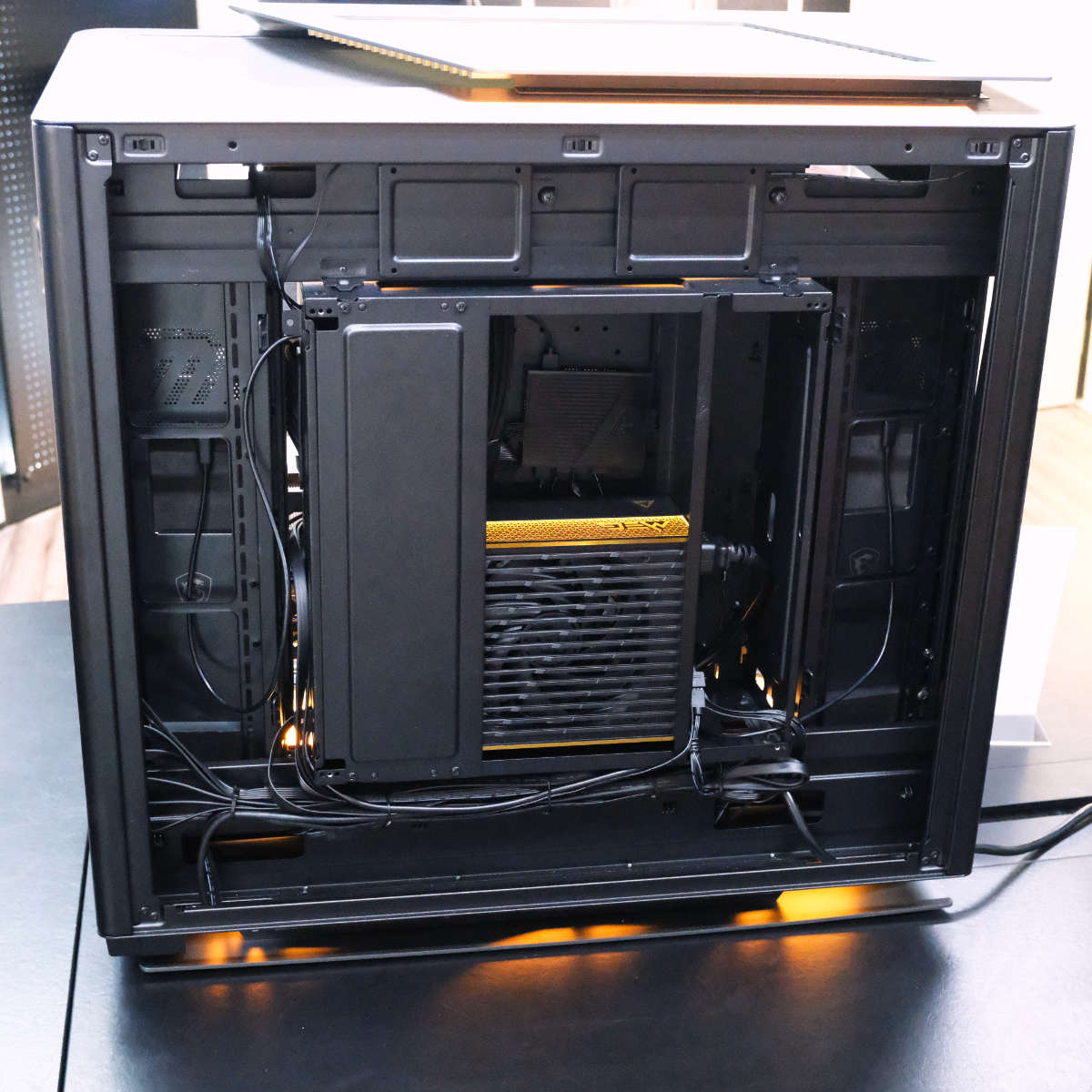 MSI Maestro 900L PZ behind the motherboard.