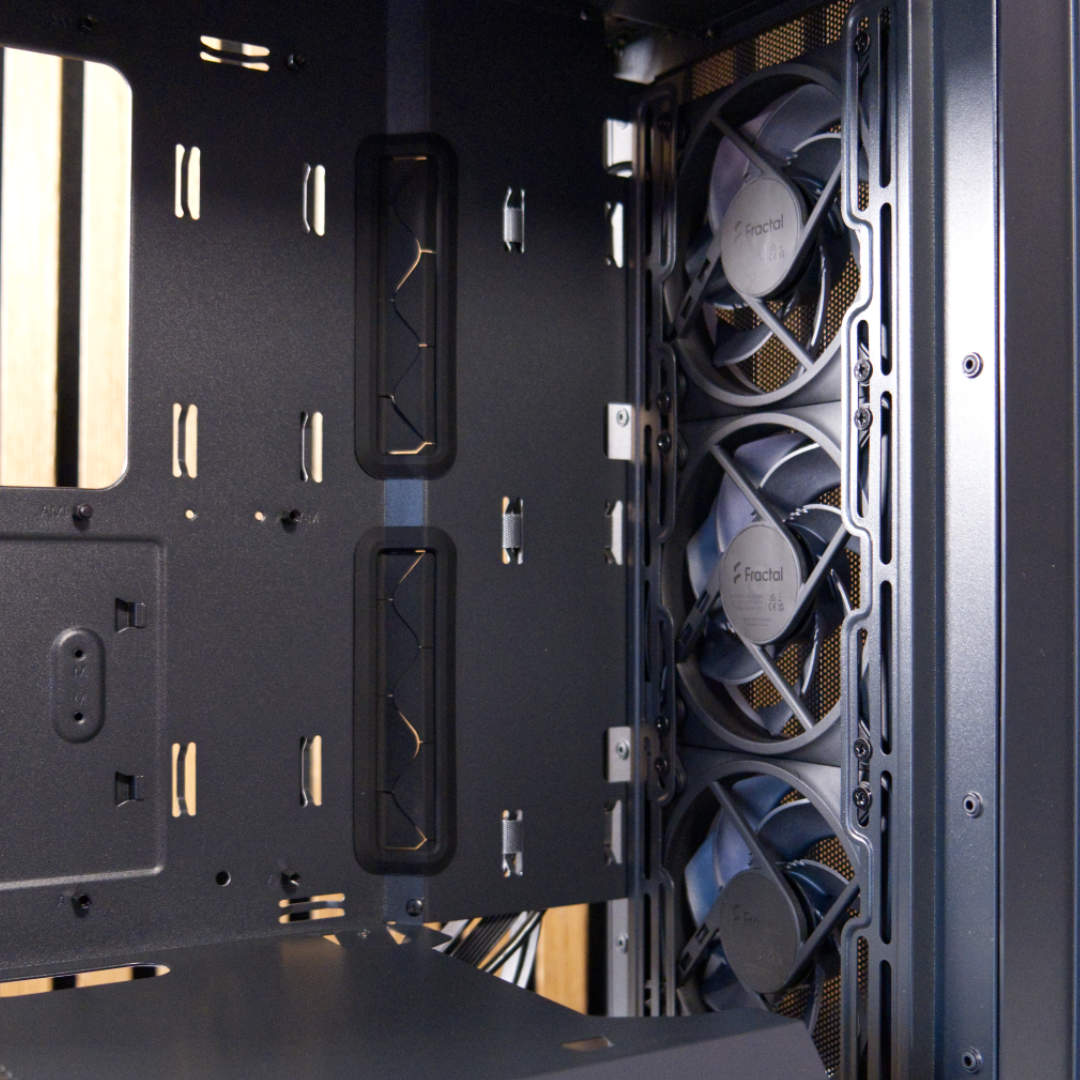 Fractal Design Epoch Momentum fans, pre-assembled.